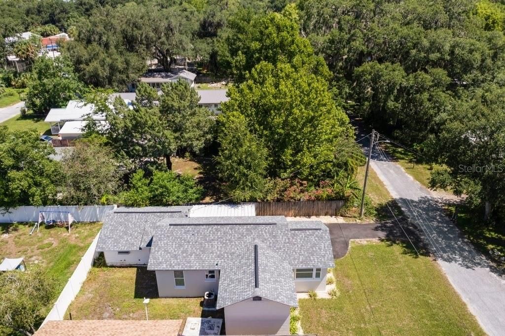 For Sale: $199,500 (2 beds, 1 baths, 936 Square Feet)