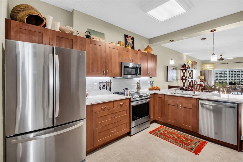 For Sale: $435,000 (2 beds, 2 baths, 1141 Square Feet)