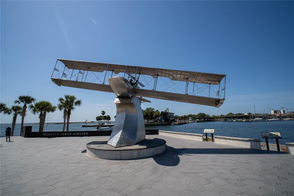 For Sale: $435,000 (2 beds, 2 baths, 1141 Square Feet)