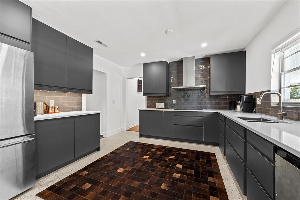 В аренду: $3,200 (4 спален, 2 ванн, 2112 Квадратных фут)