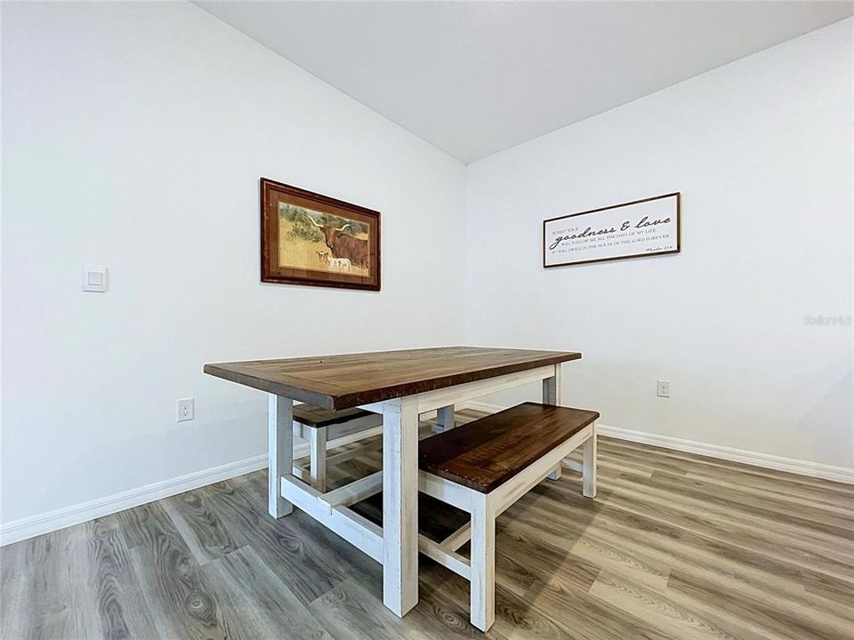 For Sale: $299,999 (3 beds, 2 baths, 1564 Square Feet)