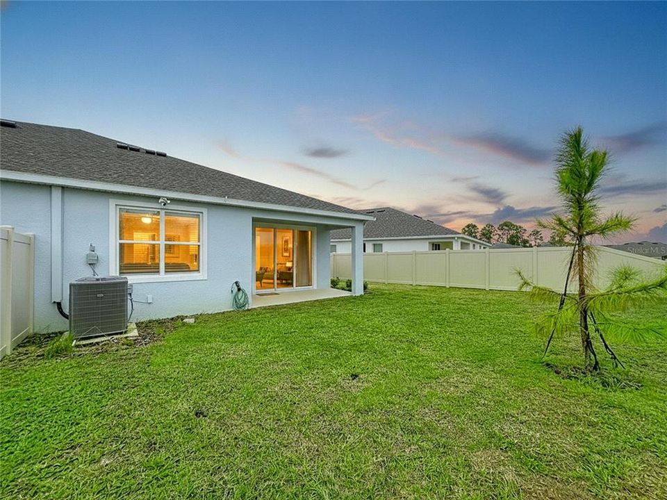 For Sale: $299,999 (3 beds, 2 baths, 1564 Square Feet)