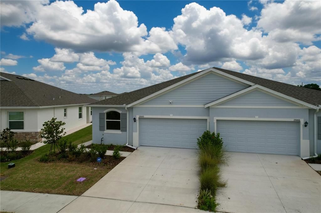 For Sale: $299,999 (3 beds, 2 baths, 1564 Square Feet)
