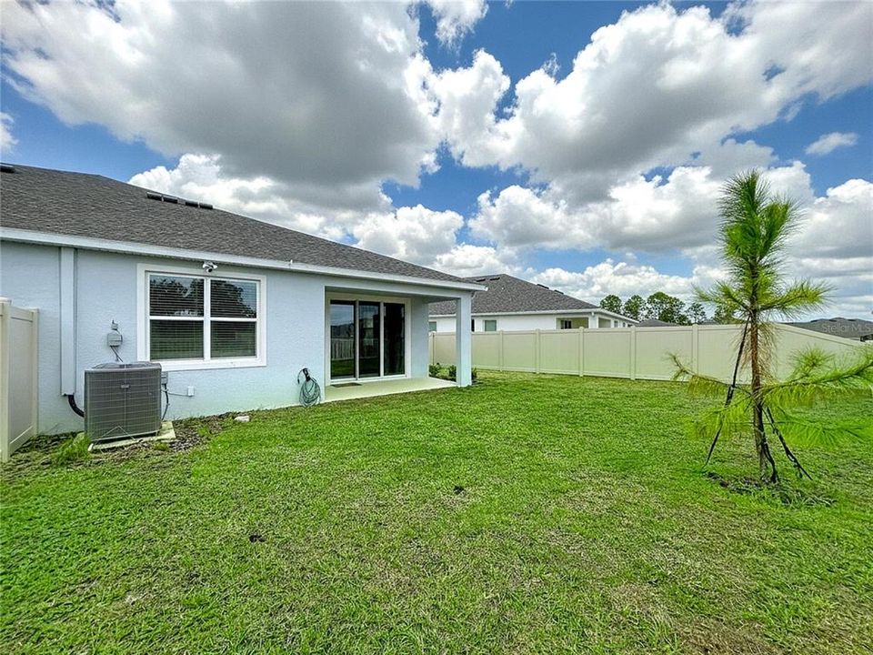 For Sale: $299,999 (3 beds, 2 baths, 1564 Square Feet)