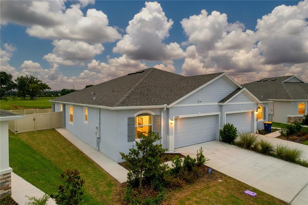 For Sale: $299,999 (3 beds, 2 baths, 1564 Square Feet)