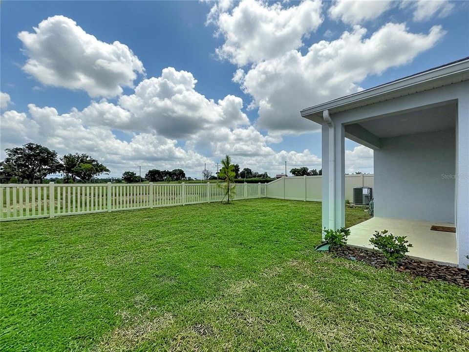 For Sale: $299,999 (3 beds, 2 baths, 1564 Square Feet)