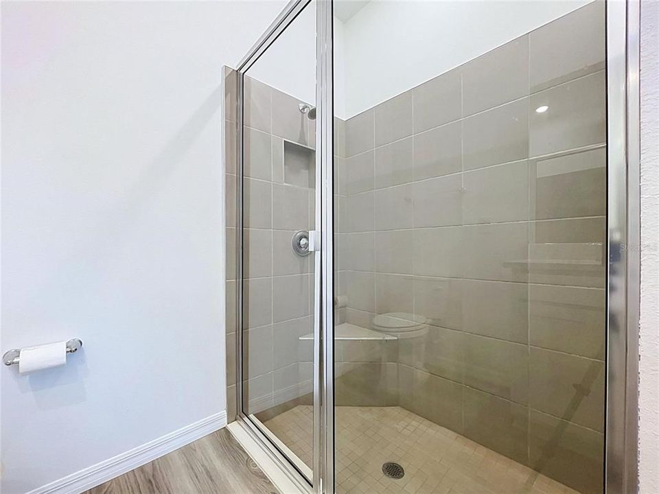For Sale: $299,999 (3 beds, 2 baths, 1564 Square Feet)