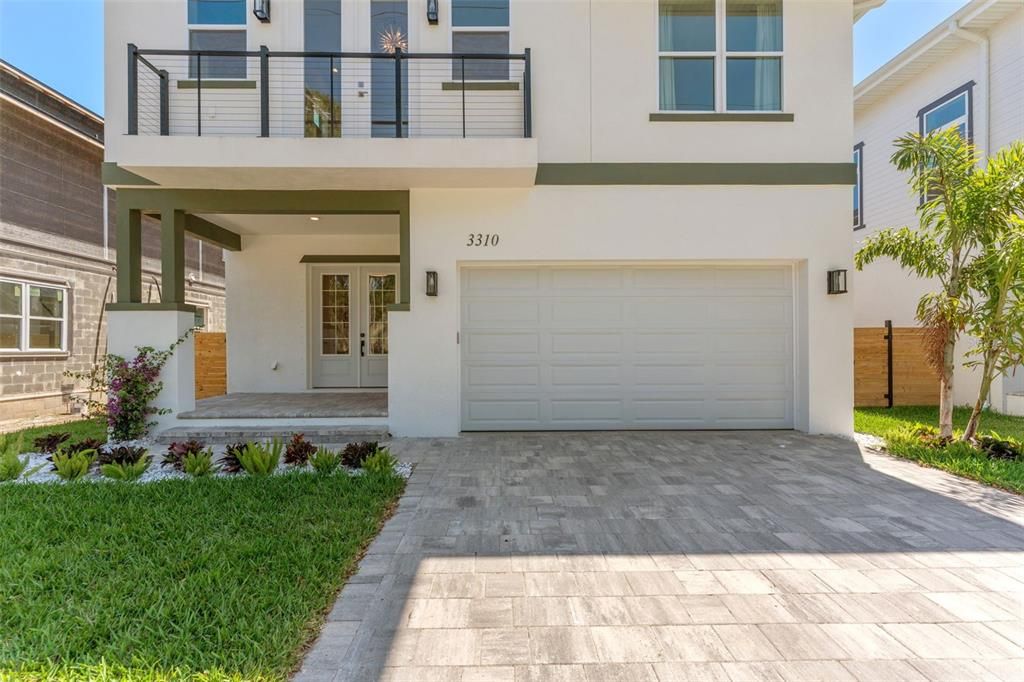 : $925,000 (4 beds, 2 baths, 2762 Square Feet)