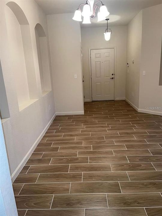 For Rent: $1,900 (3 beds, 2 baths, 1495 Square Feet)