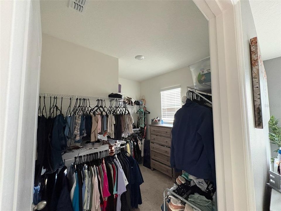 For Sale: $390,000 (5 beds, 3 baths, 2448 Square Feet)