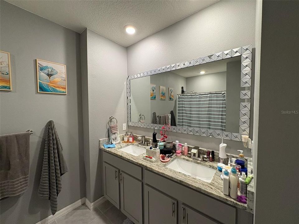 For Sale: $390,000 (5 beds, 3 baths, 2448 Square Feet)