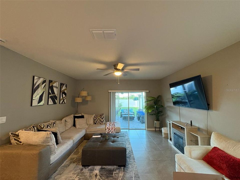 For Sale: $390,000 (5 beds, 3 baths, 2448 Square Feet)