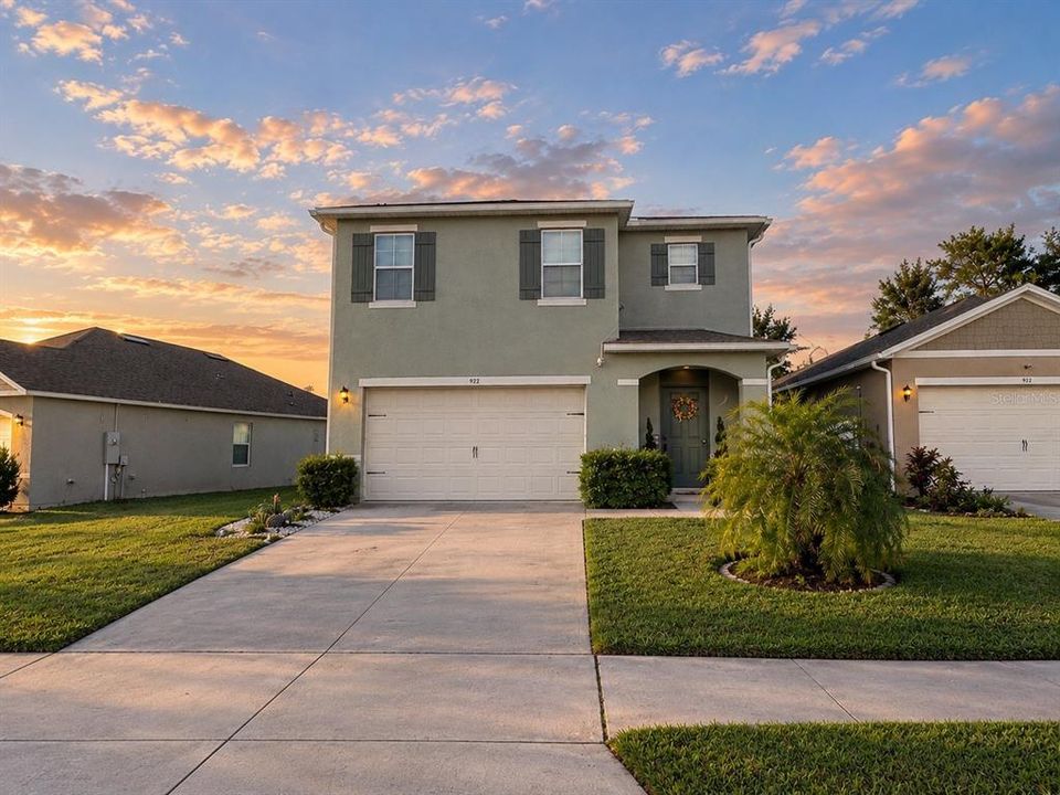 For Sale: $390,000 (5 beds, 3 baths, 2448 Square Feet)