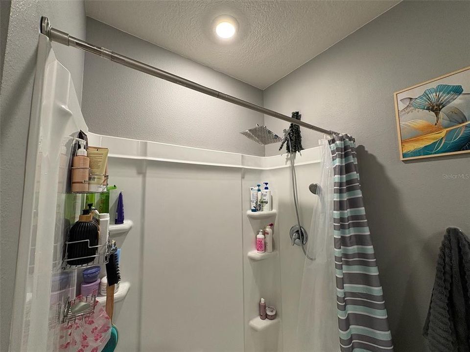 For Sale: $390,000 (5 beds, 3 baths, 2448 Square Feet)