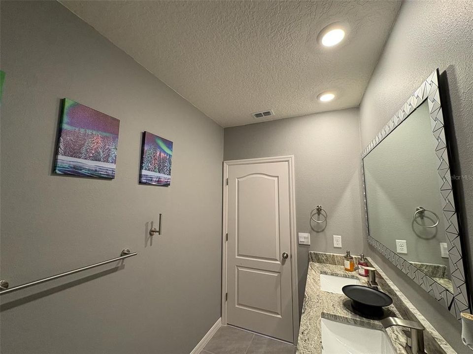 For Sale: $390,000 (5 beds, 3 baths, 2448 Square Feet)