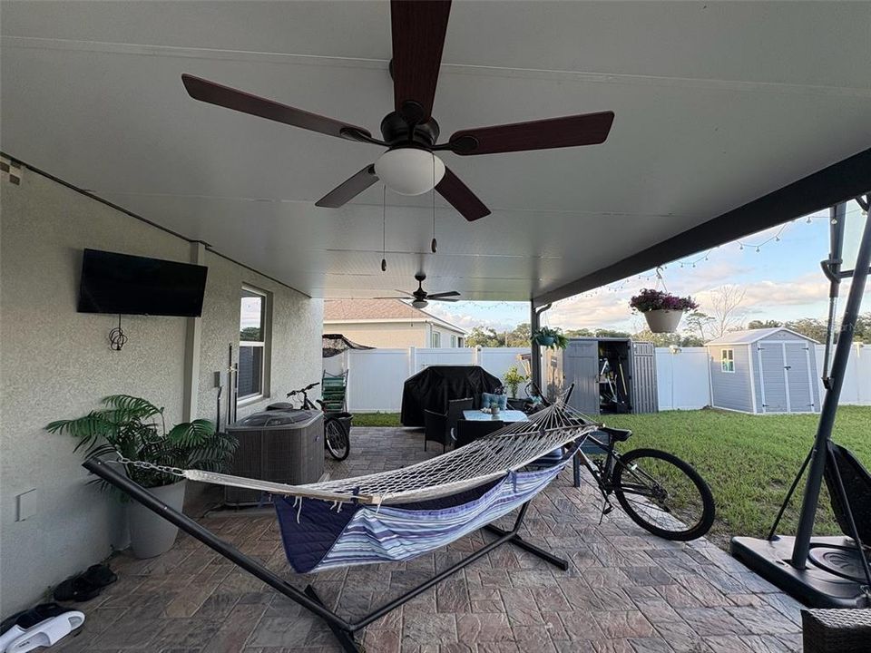 For Sale: $390,000 (5 beds, 3 baths, 2448 Square Feet)