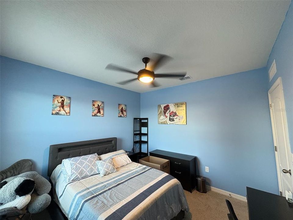 For Sale: $390,000 (5 beds, 3 baths, 2448 Square Feet)