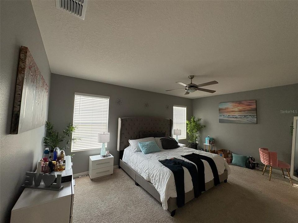For Sale: $390,000 (5 beds, 3 baths, 2448 Square Feet)