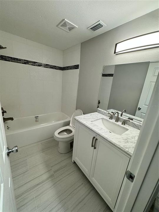 For Rent: $2,000 (2 beds, 1 baths, 1500 Square Feet)