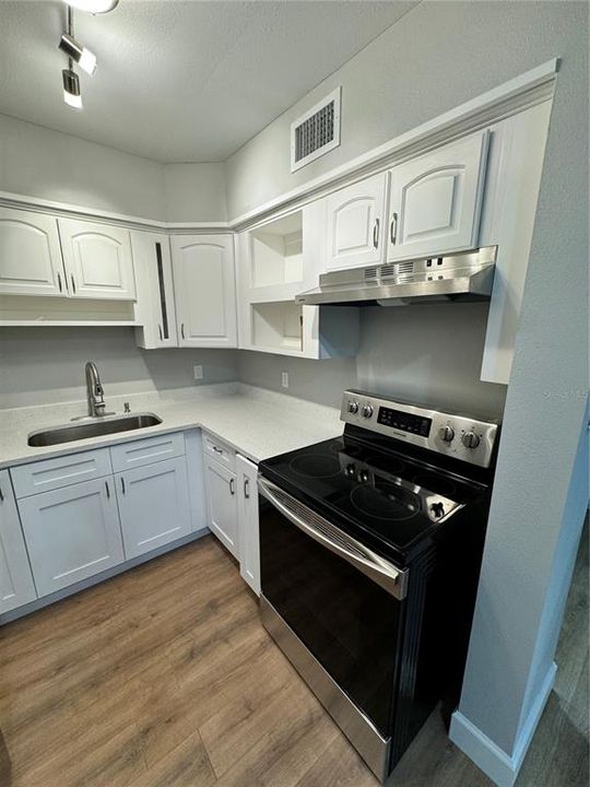 For Rent: $2,000 (2 beds, 1 baths, 1500 Square Feet)