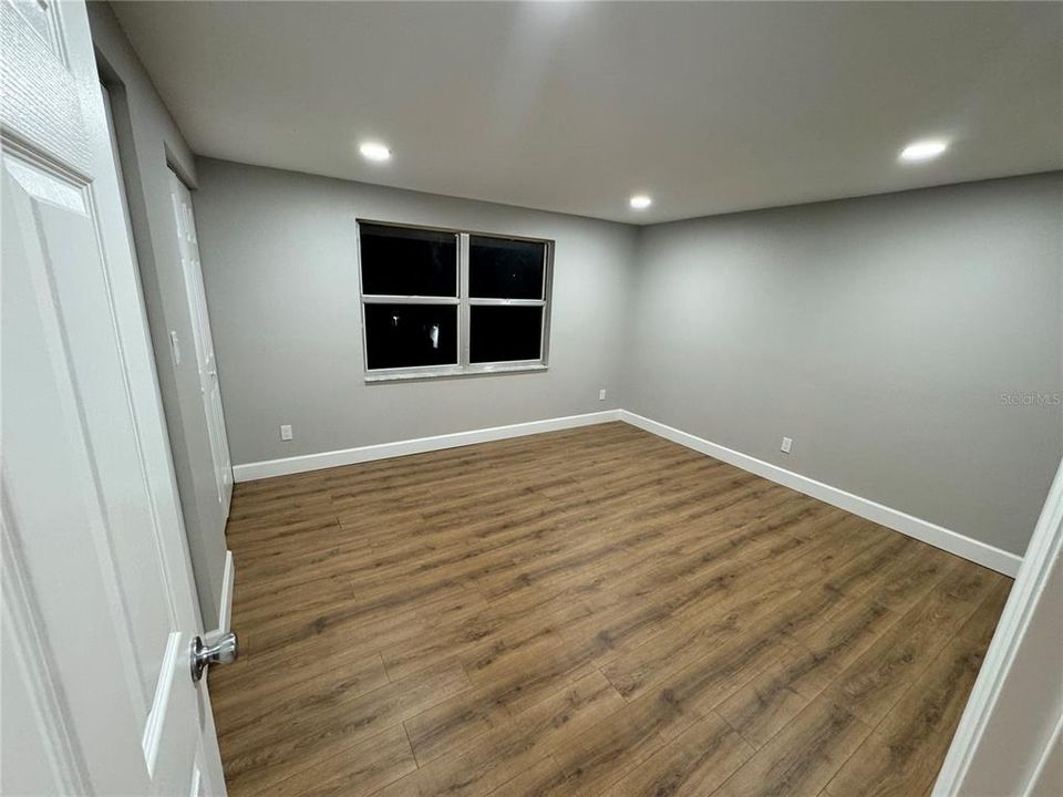 For Rent: $2,000 (2 beds, 1 baths, 1500 Square Feet)