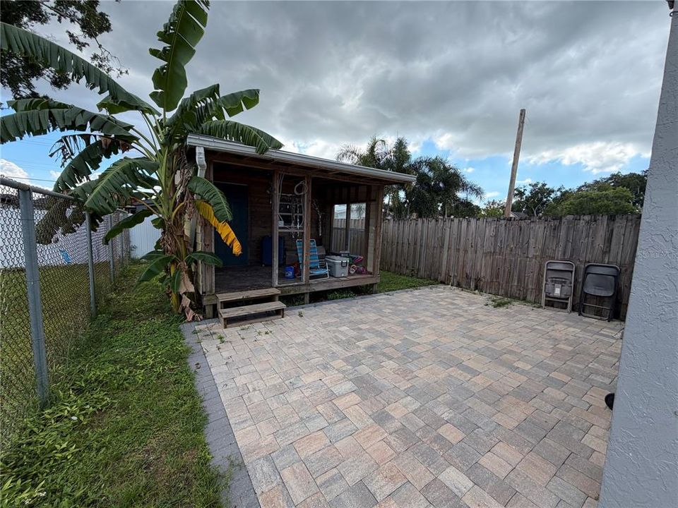 For Rent: $2,000 (2 beds, 1 baths, 1500 Square Feet)