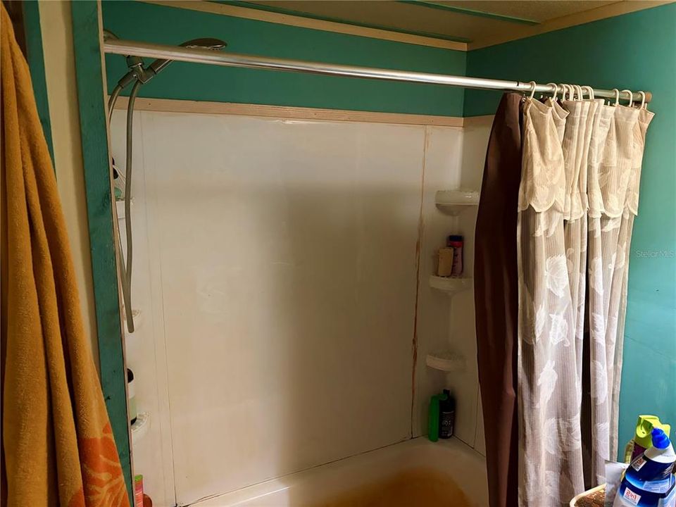 For Sale: $95,000 (2 beds, 2 baths, 938 Square Feet)