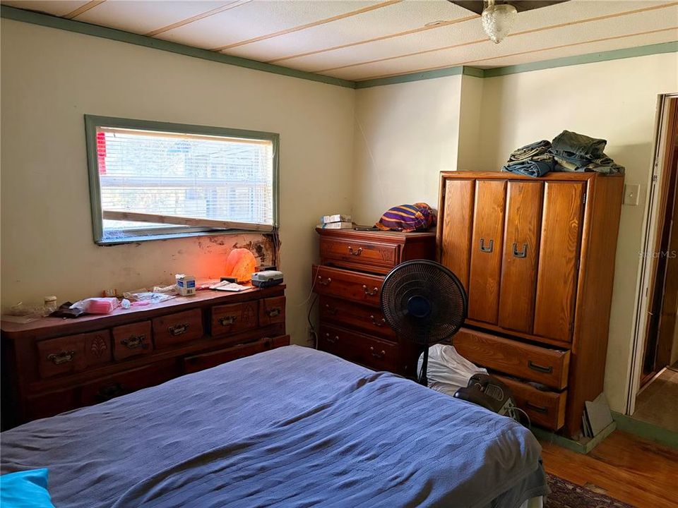 For Sale: $95,000 (2 beds, 2 baths, 938 Square Feet)