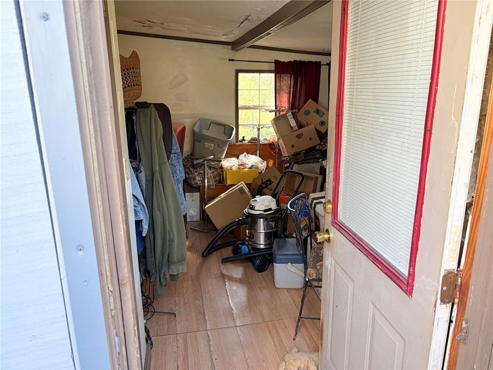 For Sale: $95,000 (2 beds, 2 baths, 938 Square Feet)