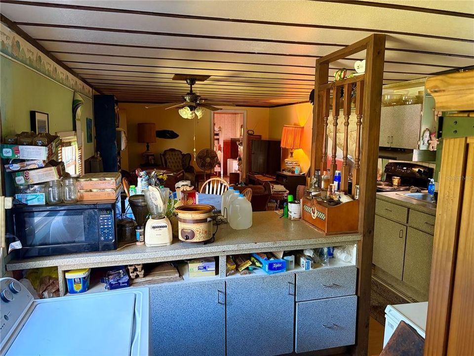 For Sale: $95,000 (2 beds, 2 baths, 938 Square Feet)