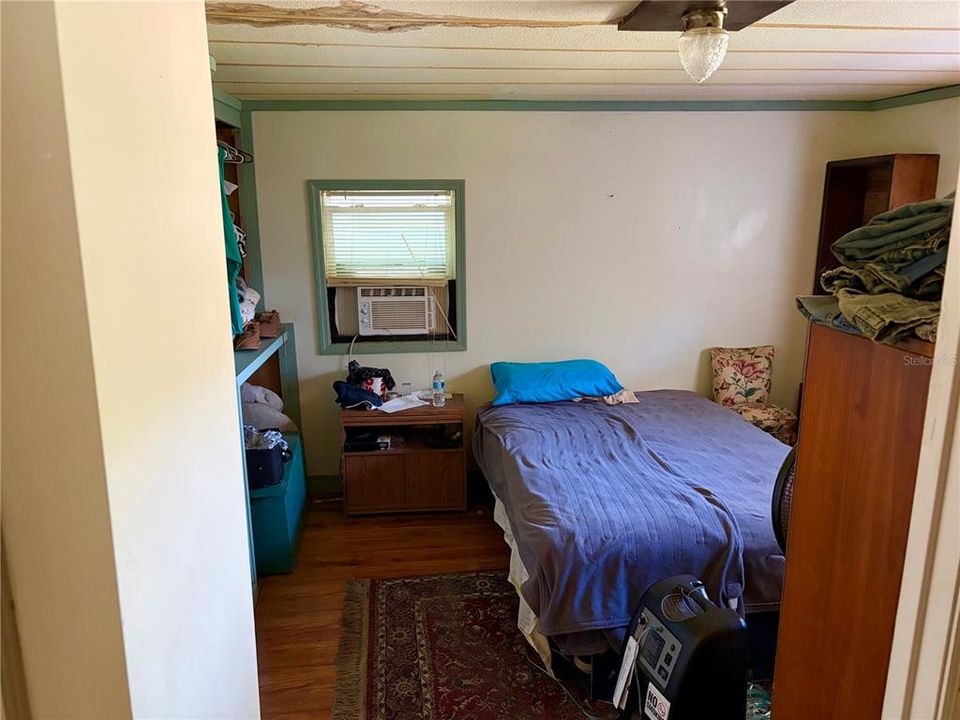 For Sale: $95,000 (2 beds, 2 baths, 938 Square Feet)