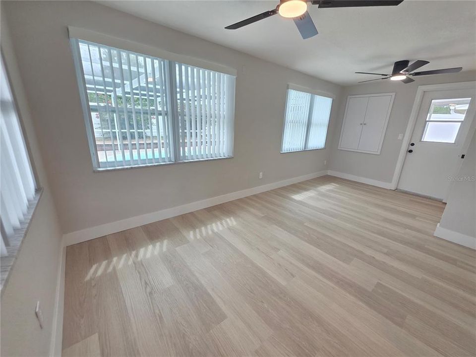 En Venta: $289,900 (3 camas, 2 baños, 1100 Pies cuadrados)