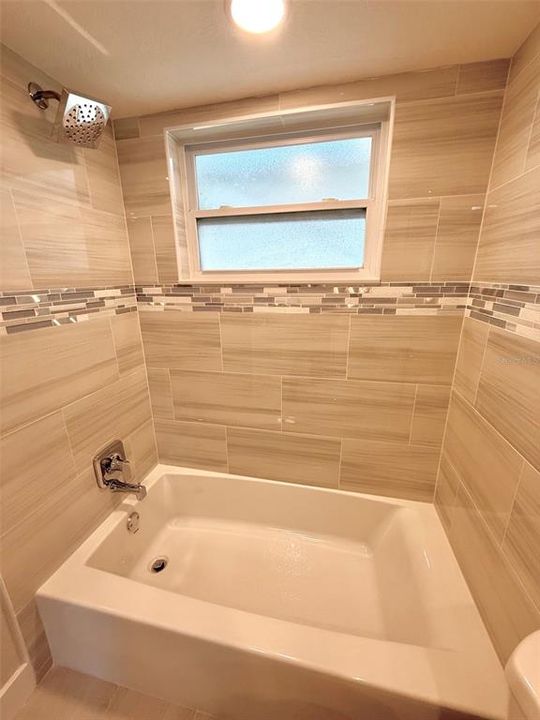 En Venta: $289,900 (3 camas, 2 baños, 1100 Pies cuadrados)