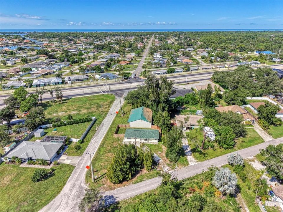 For Sale: $399,900 (3 beds, 2 baths, 1281 Square Feet)