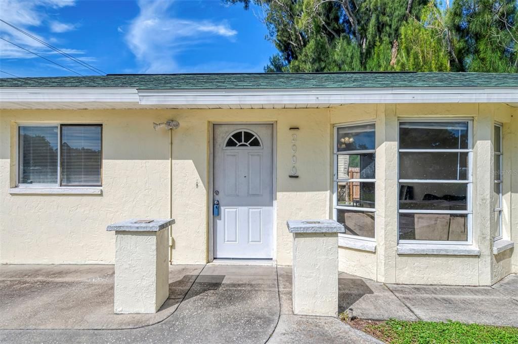 For Sale: $399,900 (3 beds, 2 baths, 1281 Square Feet)