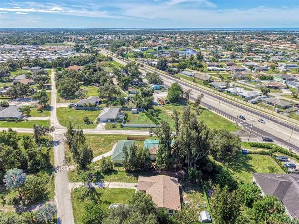 For Sale: $399,900 (3 beds, 2 baths, 1281 Square Feet)