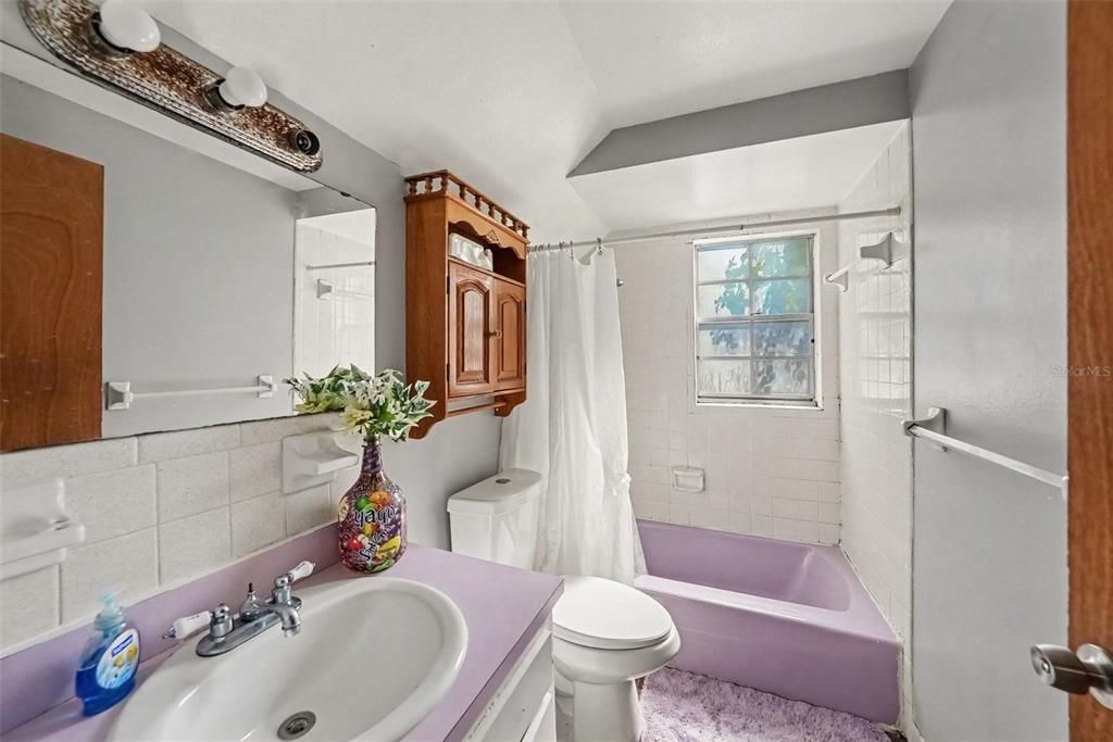 На продажу: $380,000 (4 спален, 2 ванн, 1804 Квадратных фут)