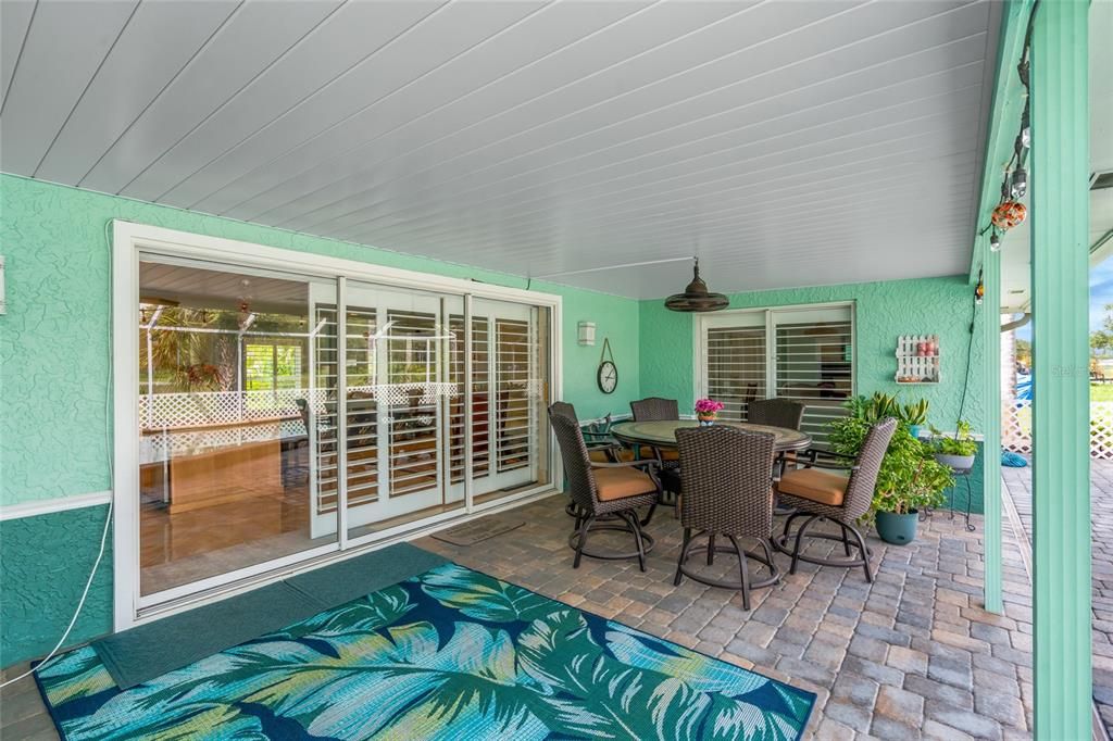 For Sale: $899,900 (4 beds, 3 baths, 1802 Square Feet)