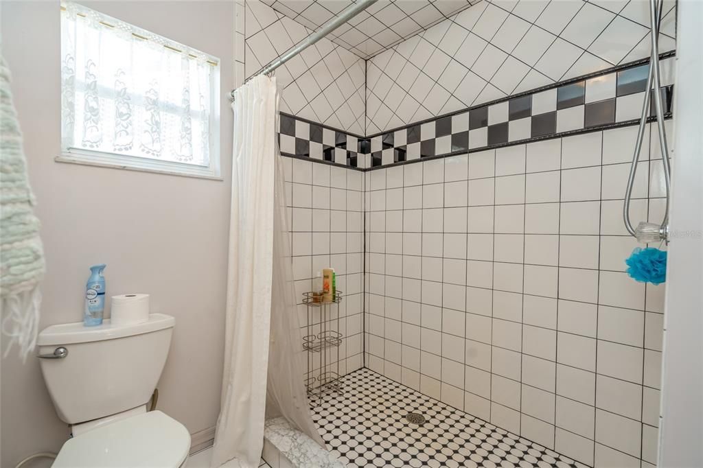 For Sale: $899,900 (4 beds, 3 baths, 1802 Square Feet)