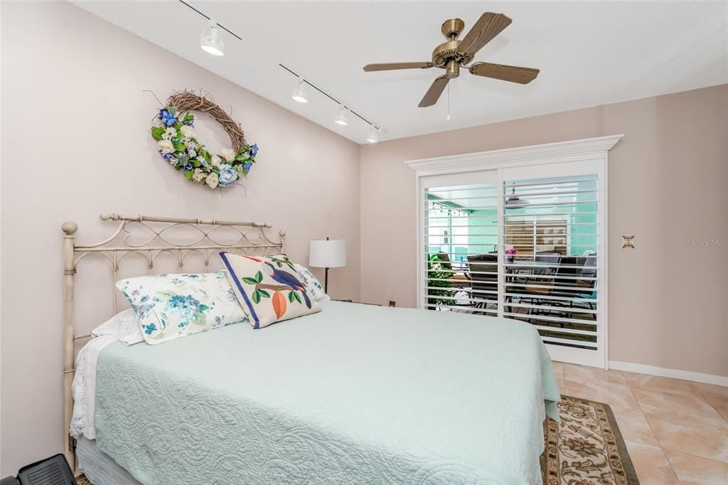 For Sale: $899,900 (4 beds, 3 baths, 1802 Square Feet)