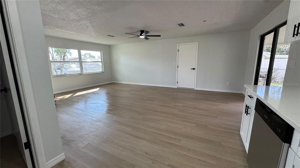 For Sale: $279,900 (4 beds, 2 baths, 1448 Square Feet)