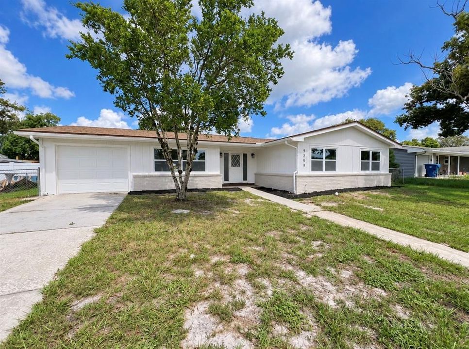 For Sale: $279,900 (4 beds, 2 baths, 1448 Square Feet)
