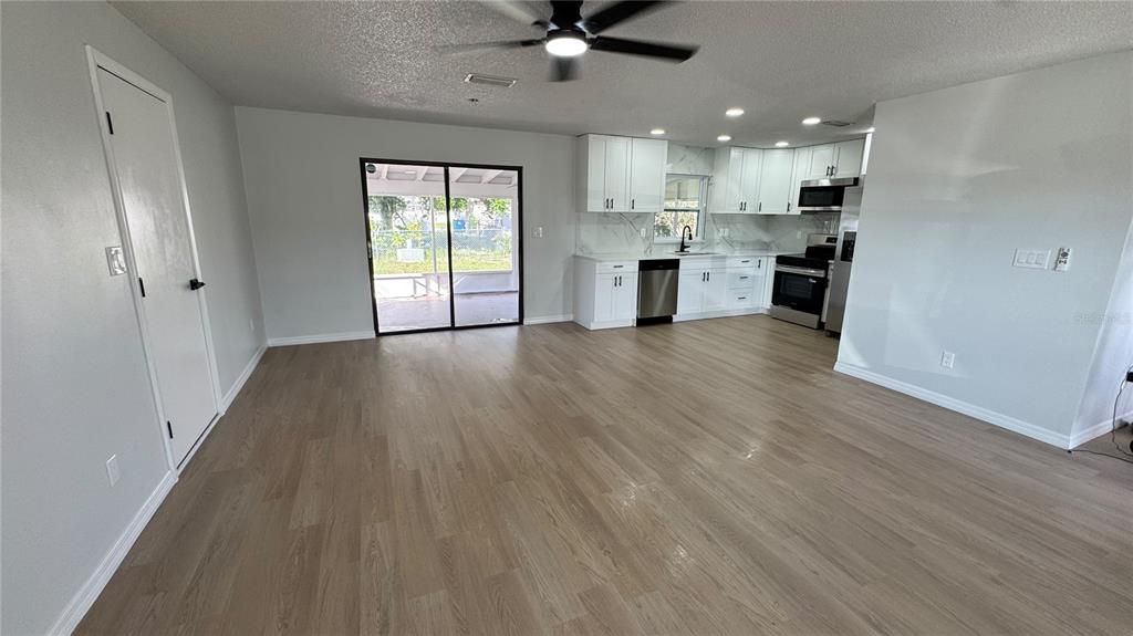For Sale: $279,900 (4 beds, 2 baths, 1448 Square Feet)