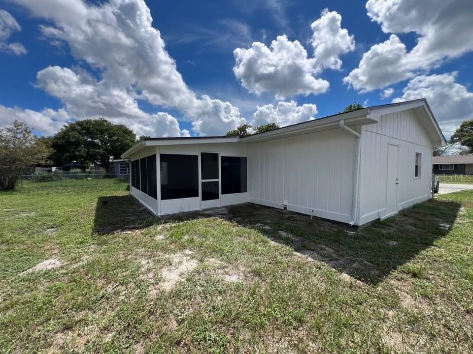 For Sale: $279,900 (4 beds, 2 baths, 1448 Square Feet)