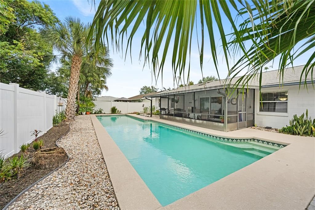 For Sale: $439,900 (4 beds, 2 baths, 1624 Square Feet)