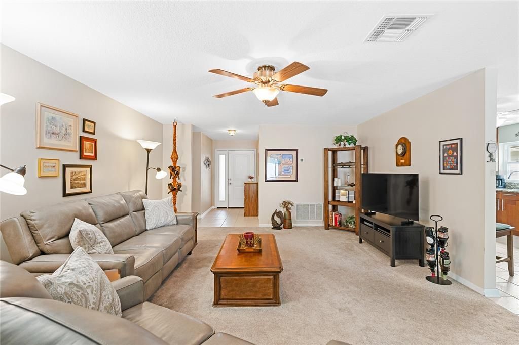 For Sale: $439,900 (4 beds, 2 baths, 1624 Square Feet)