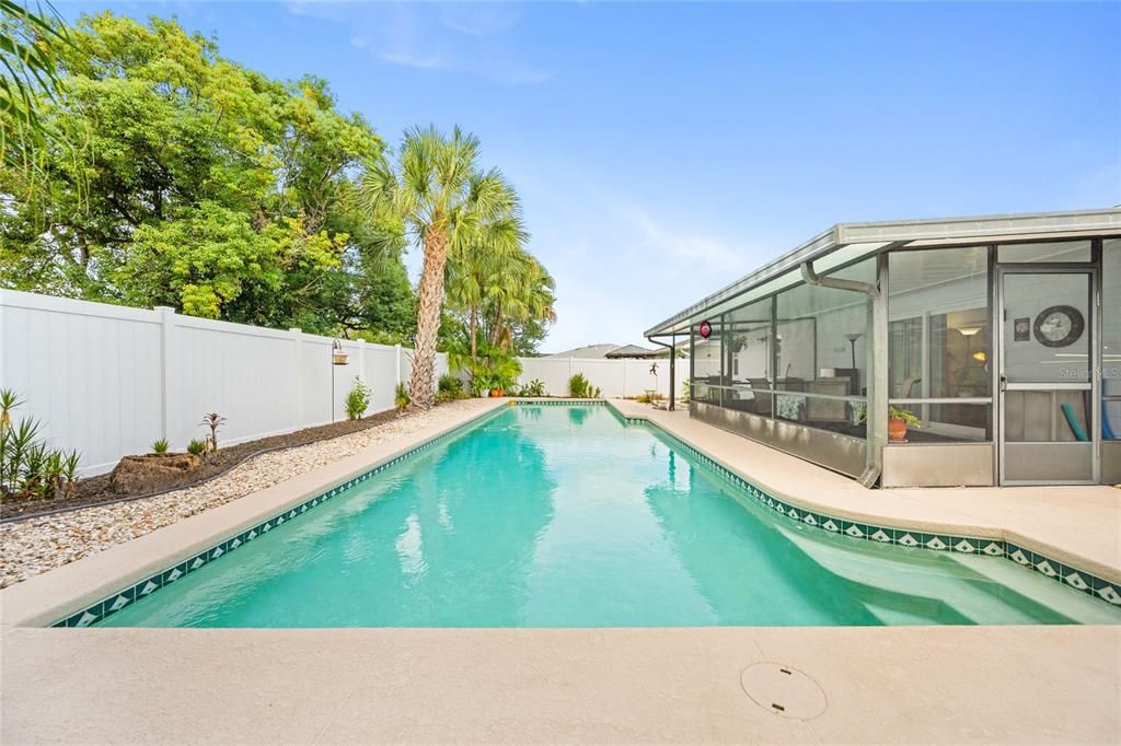 For Sale: $439,900 (4 beds, 2 baths, 1624 Square Feet)