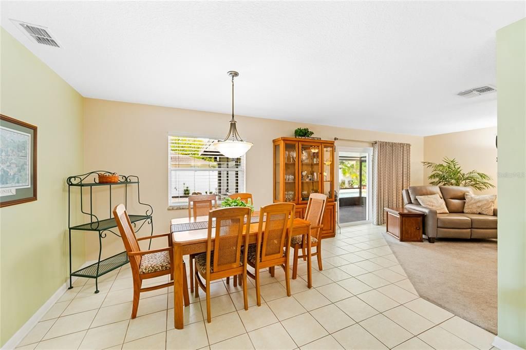 For Sale: $439,900 (4 beds, 2 baths, 1624 Square Feet)