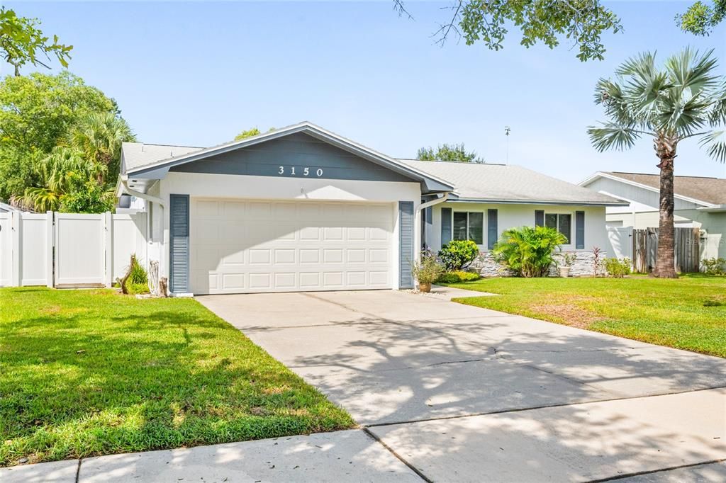 For Sale: $439,900 (4 beds, 2 baths, 1624 Square Feet)
