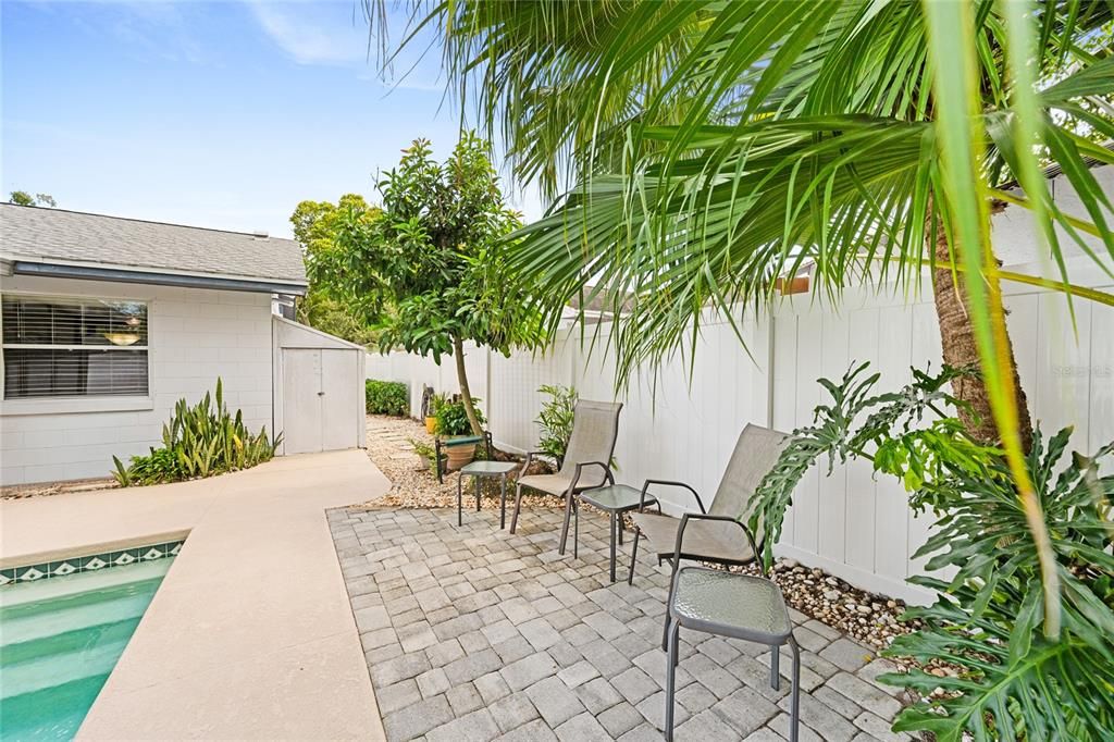 For Sale: $439,900 (4 beds, 2 baths, 1624 Square Feet)